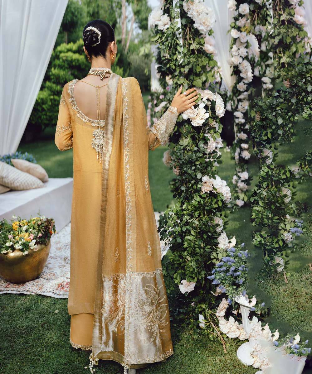 Rang-Rasiya-1 Rang-Rasiya-5