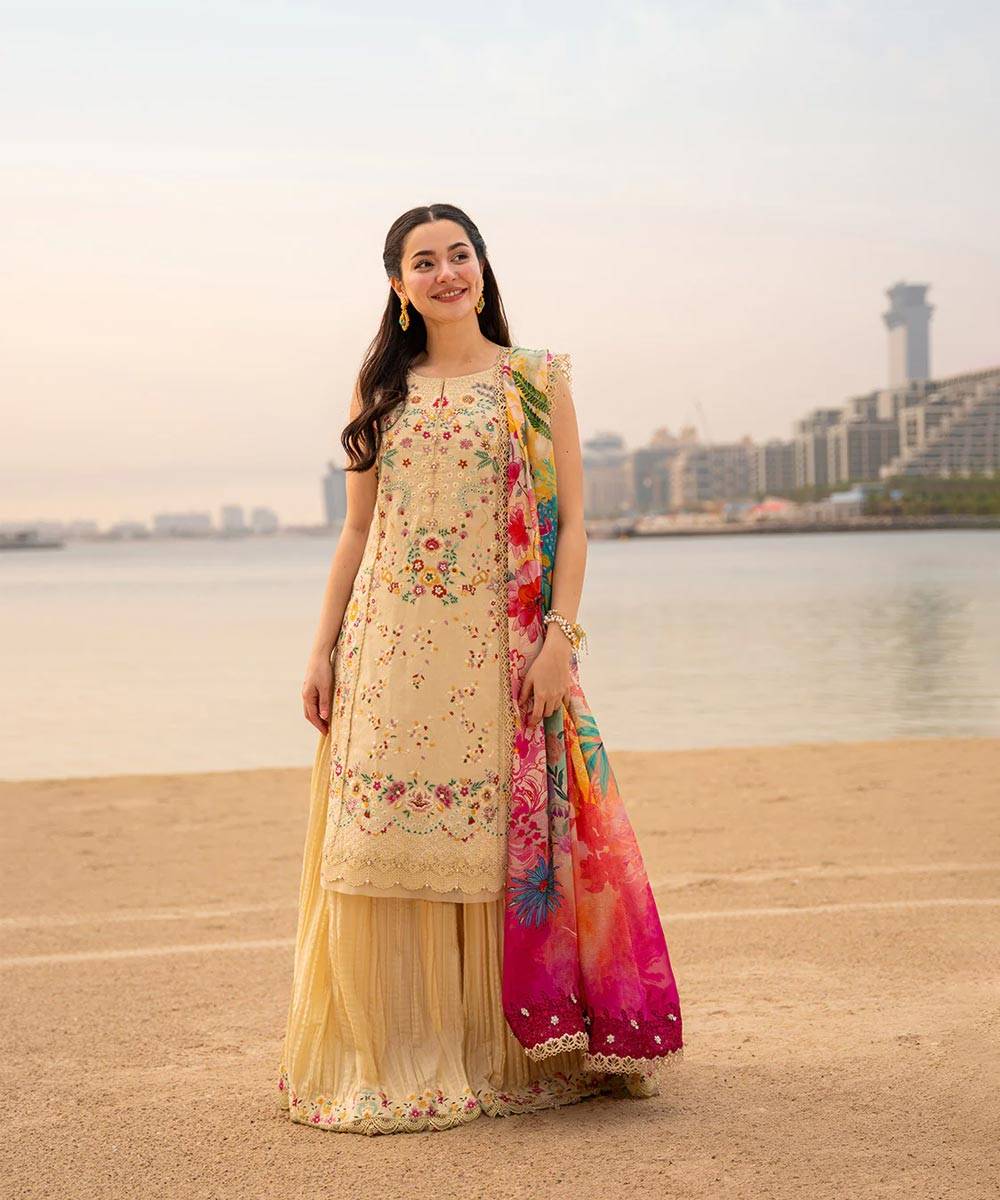 Faiza-Saqlain-2 Faiza-Saqlain