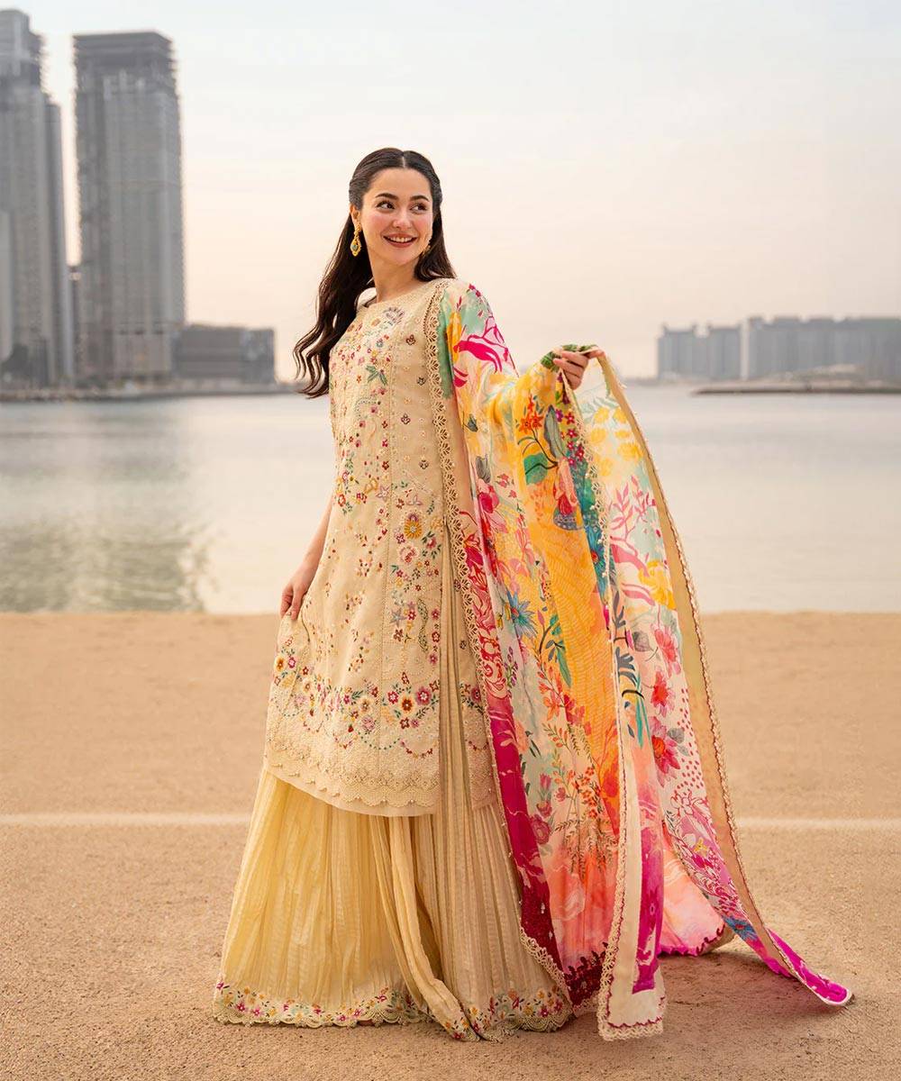 Faiza-Saqlain Faiza-Saqlain