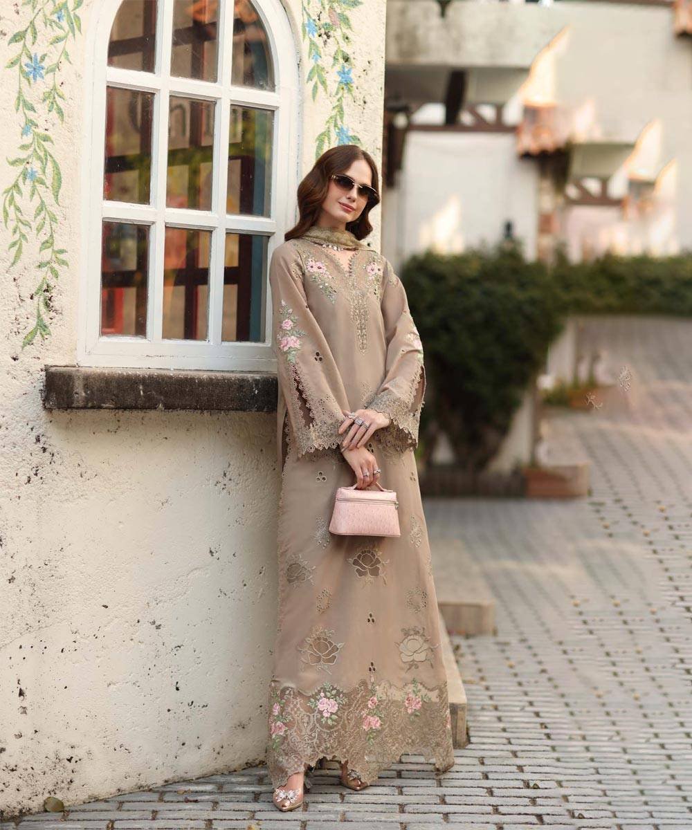 Noor-2-5