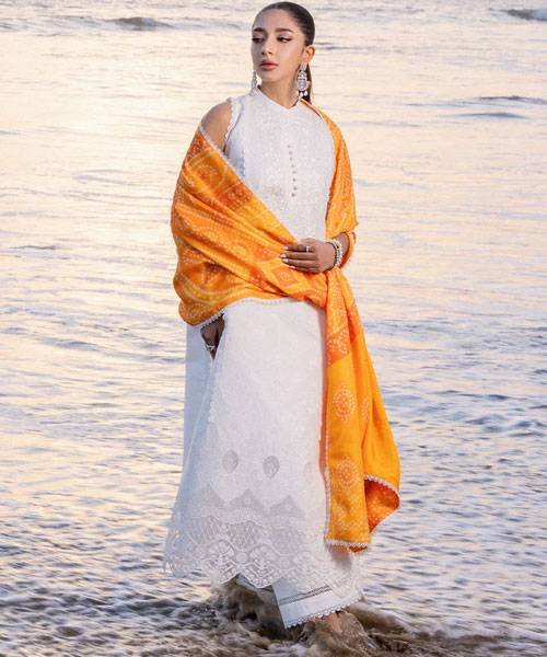 zainab-chottani-3-7