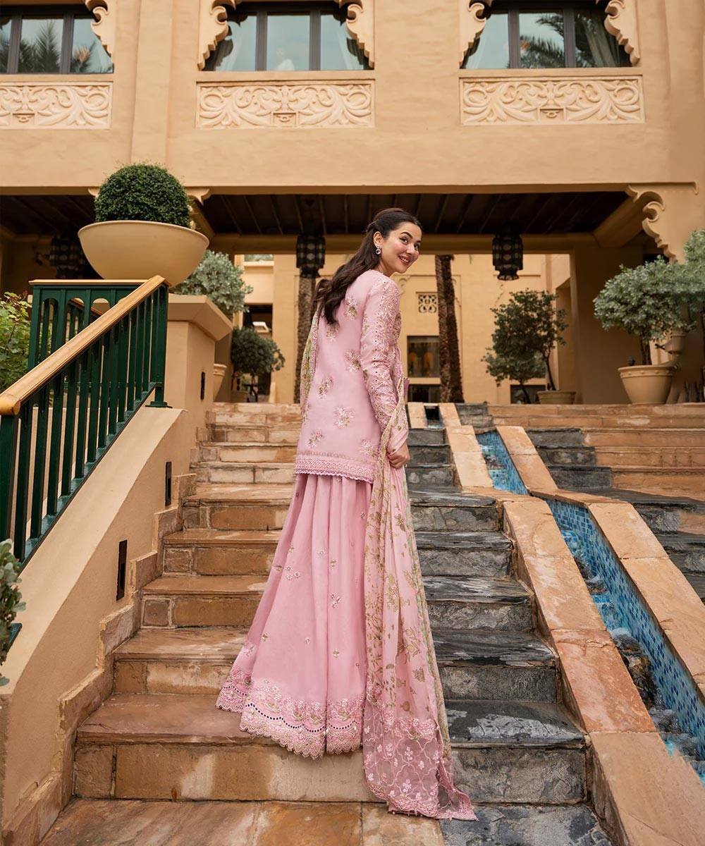 Faiza-Saqlain-9