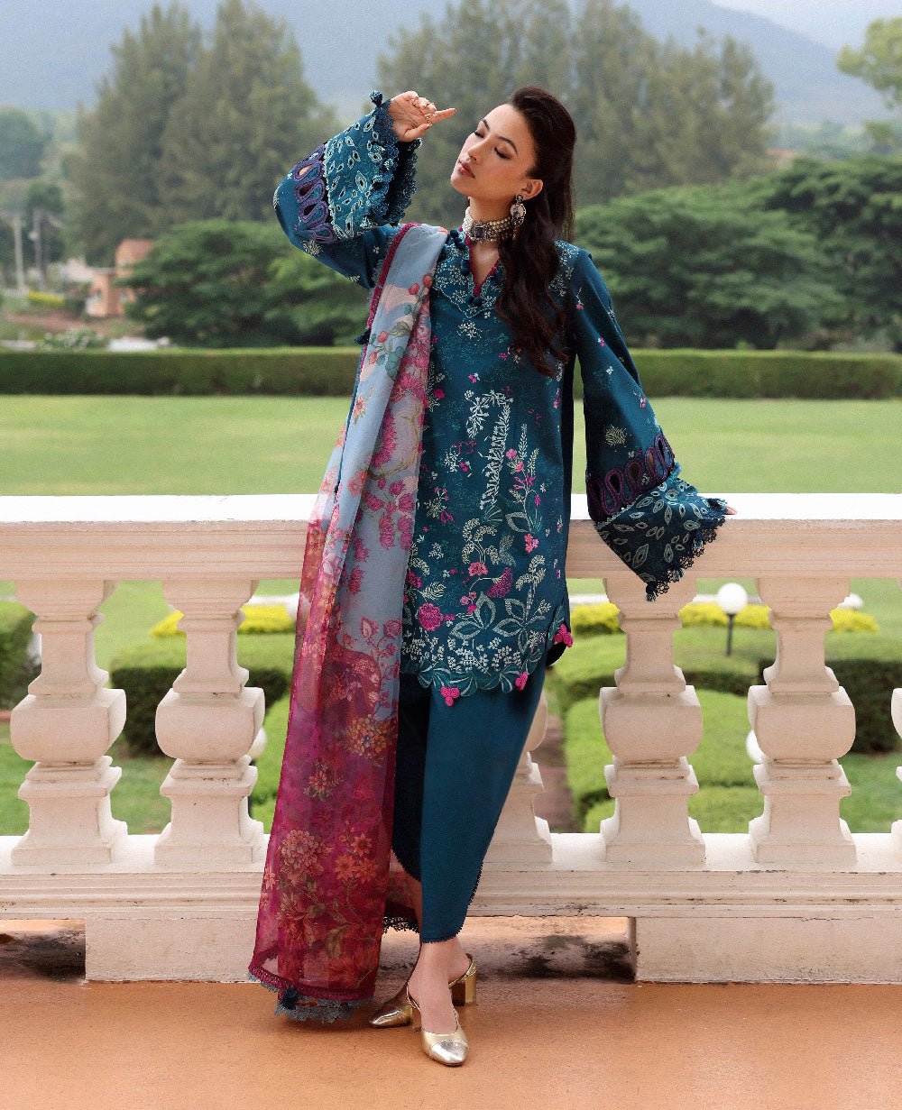 Republic Womenswear - Image 3